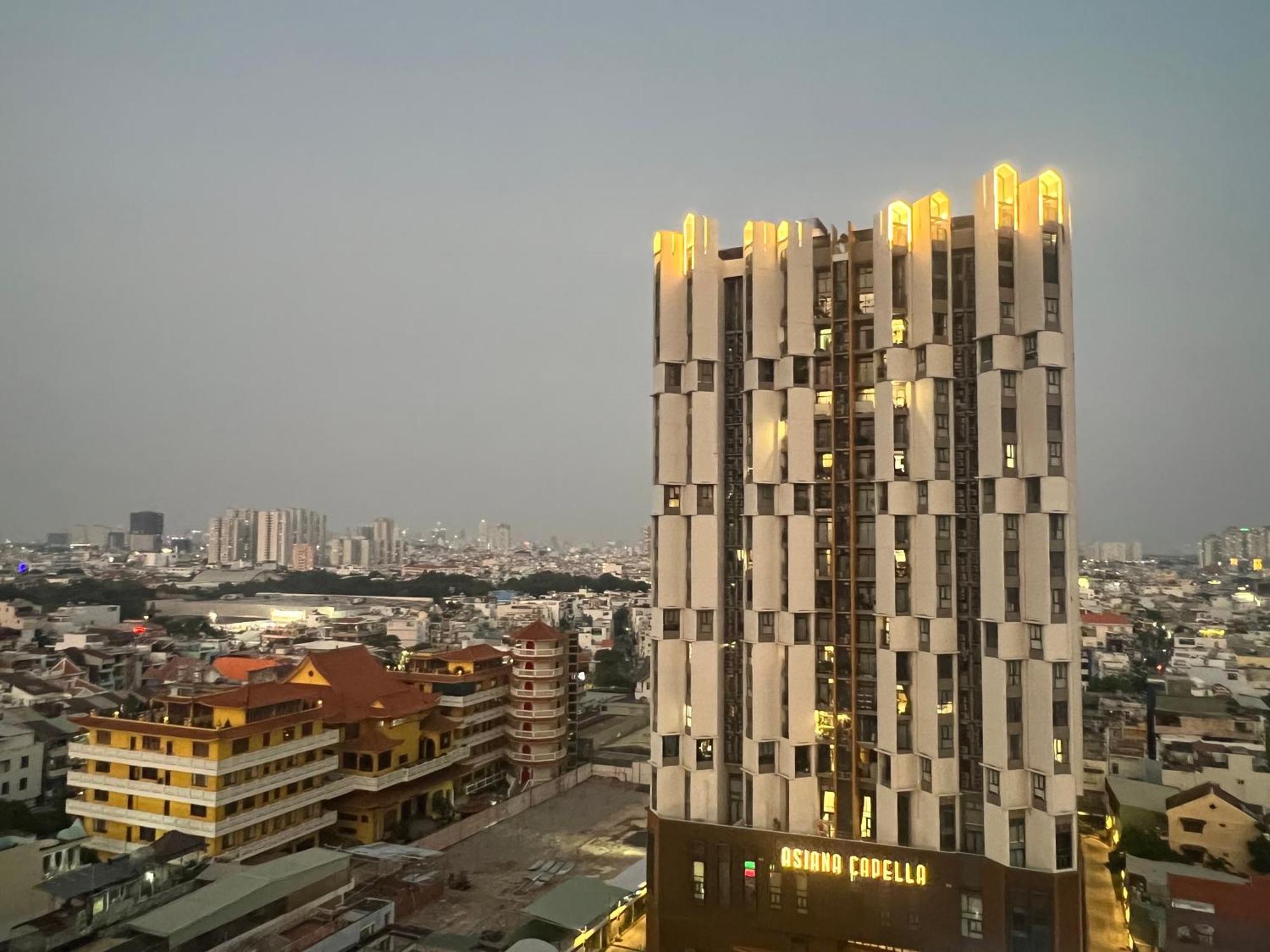 The Western Capital Apartment Ho Chi Minh City Exterior photo